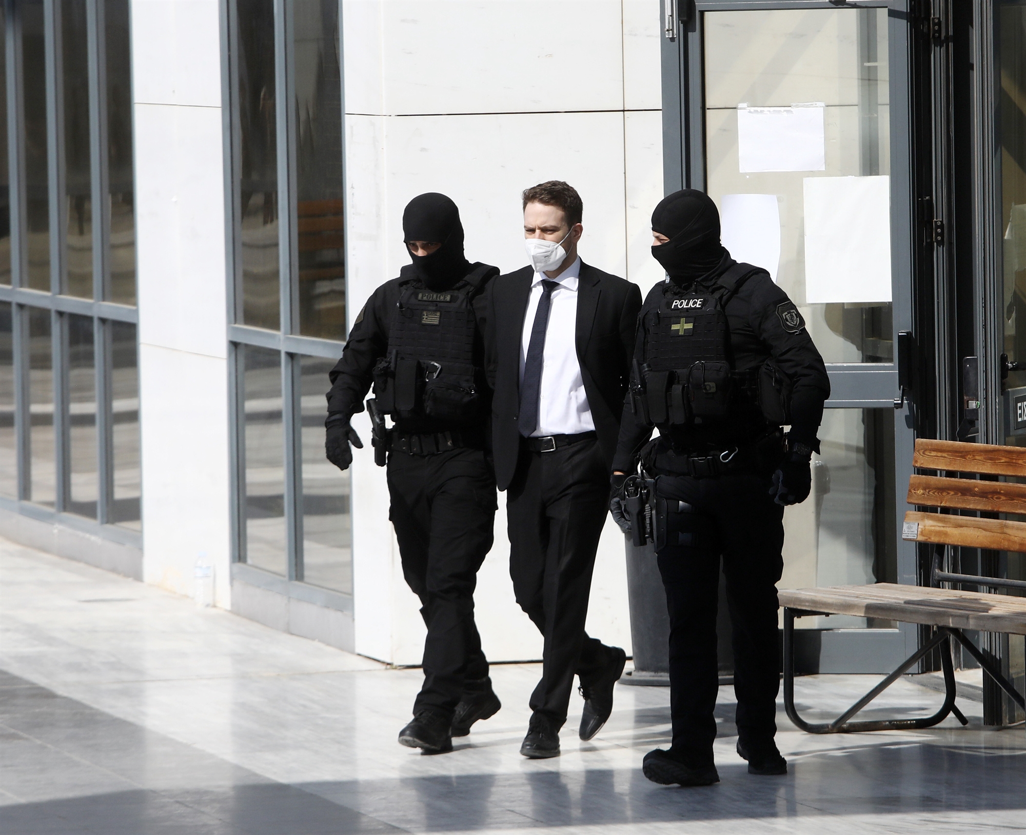 έγκλημα-στα-γλυκά-νερά-χειριστικός-ε-561812302