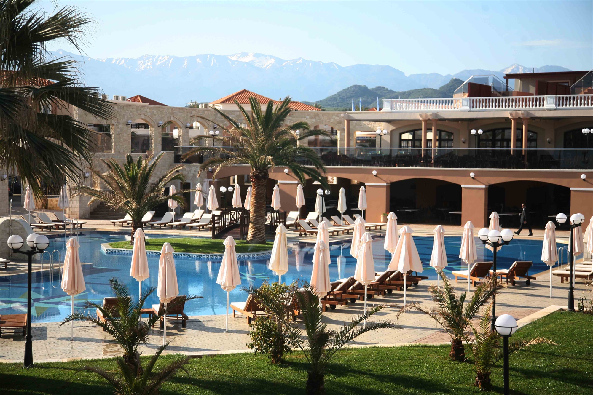 το-πρόβλημα-της-απασχόλησης-στον-τουρ-561833689