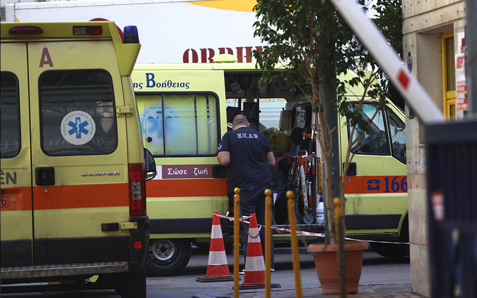 πυροσβέστης-κλήθηκε-για-απεγκλωβισμ-561827644