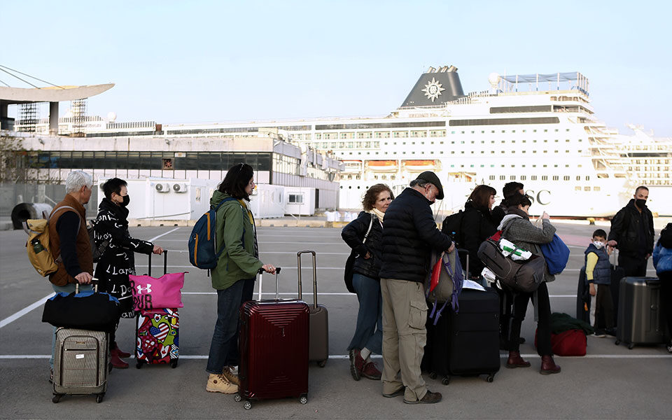 πάσχα-η-μεγάλη-φυγή-των-εκδρομέων-με-561826189