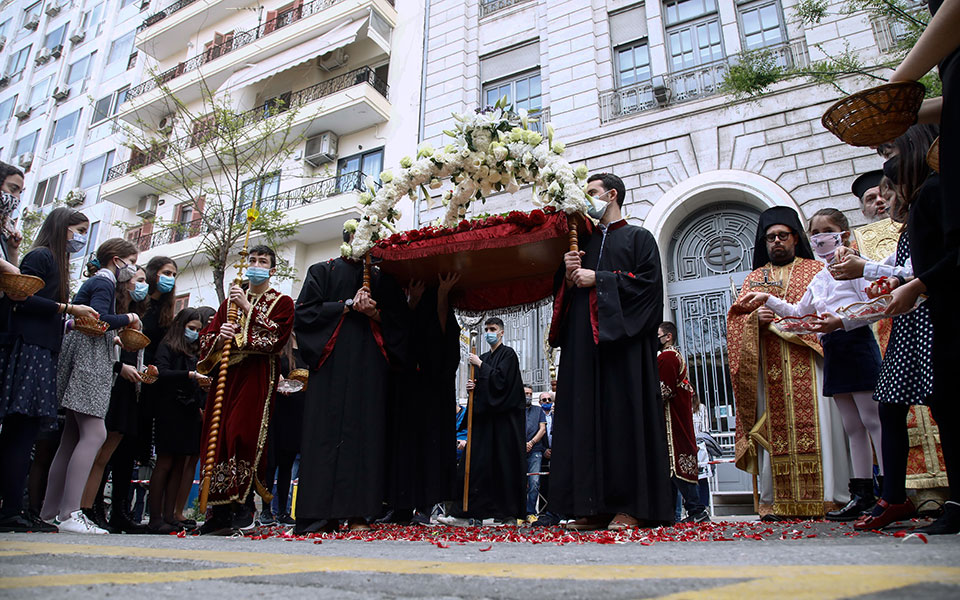 κορωνοϊός-οι-μάσκες-φεύγουν-ο-κίνδυνο-561818122