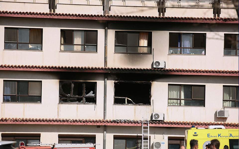 φωτιά-στο-παπανικολάου-ορίστηκε-πραγ-561800383