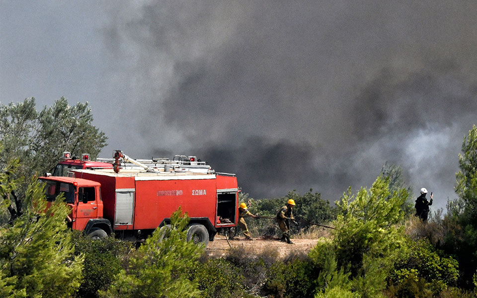χαλκιδική-υπό-μερικό-έλεγχο-η-φωτιά-στ-561806530