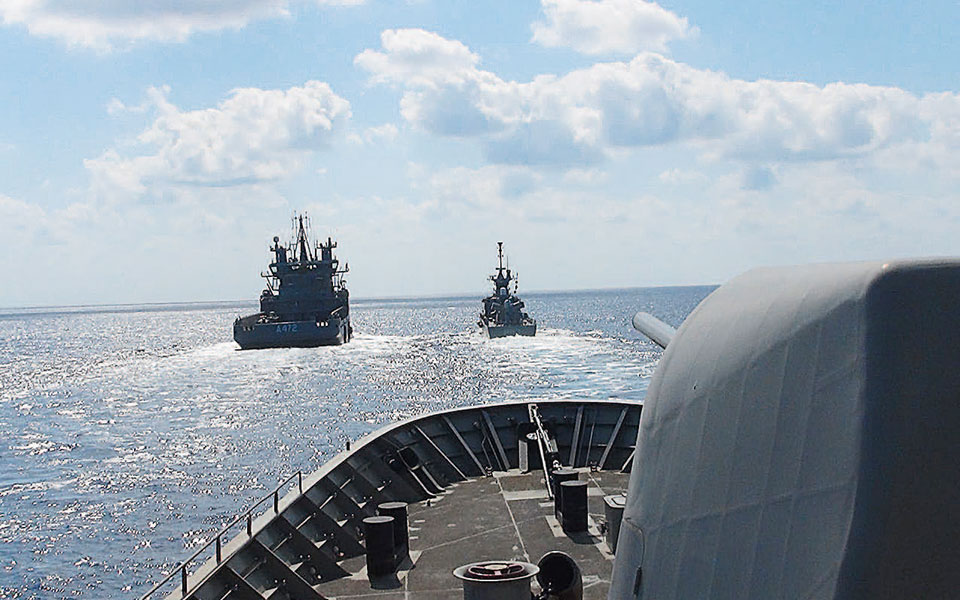 πυκνή-παρουσία-ρωσικών-πλοίων-στην-αν-561815917