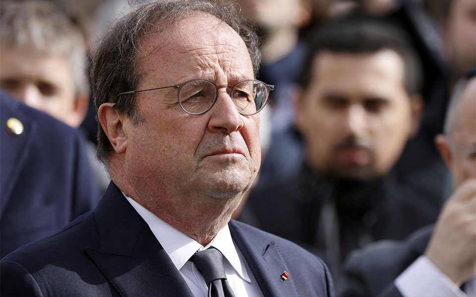 φρανσουά-ολάντ-για-πούτιν-το-ψέμα-είν-561795274