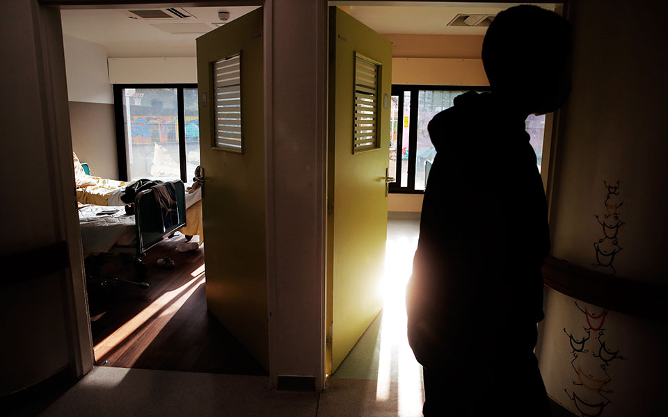 οξεία-ηπατίτιδα-σε-παιδιά-δύο-περιστα-561832225