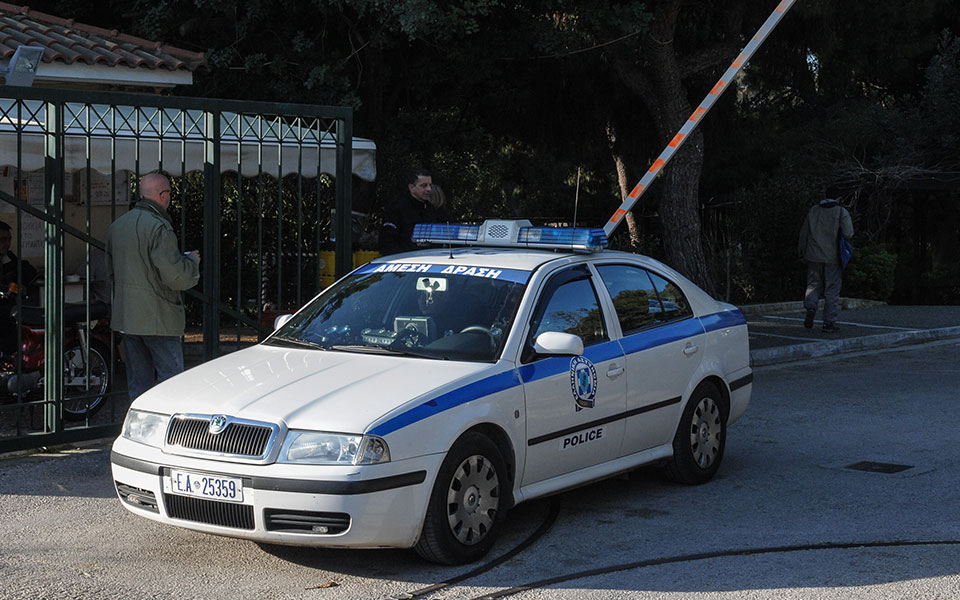 ηράκλειο-χειροπέδες-σε-ανήλικους-που-561821149