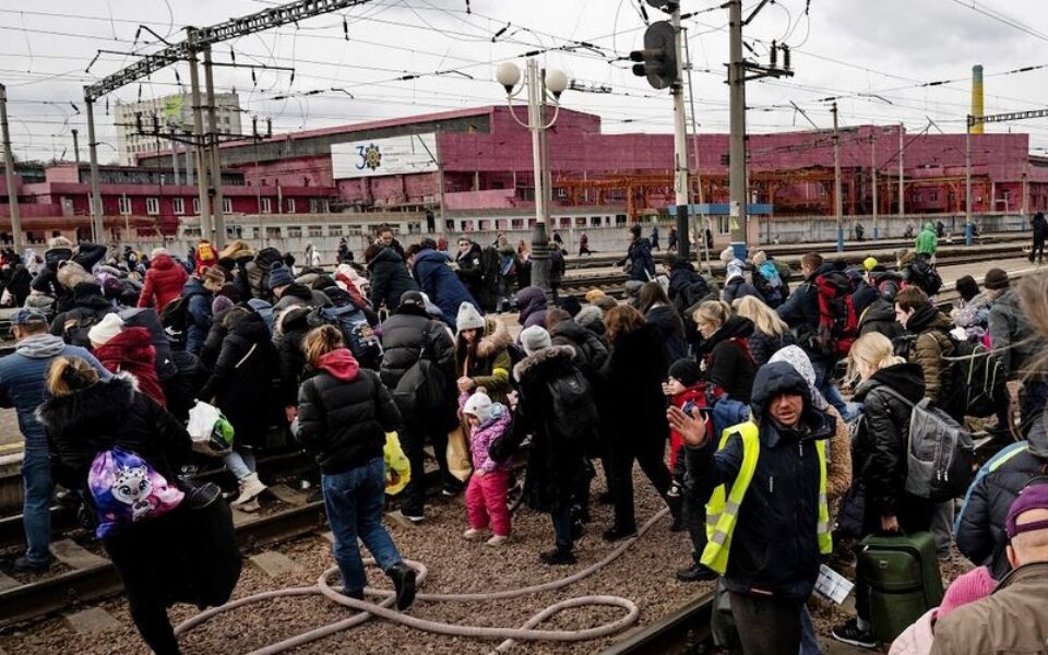 Ουκρανία: Έξι εβδομάδες καταστροφής καθώς ο πλανήτης παλεύει με την κρίση-1