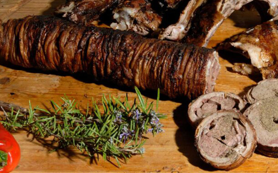 κοκορέτσι-ο-πιο-ωραίος-μεζές-του-πάσχα-561823249