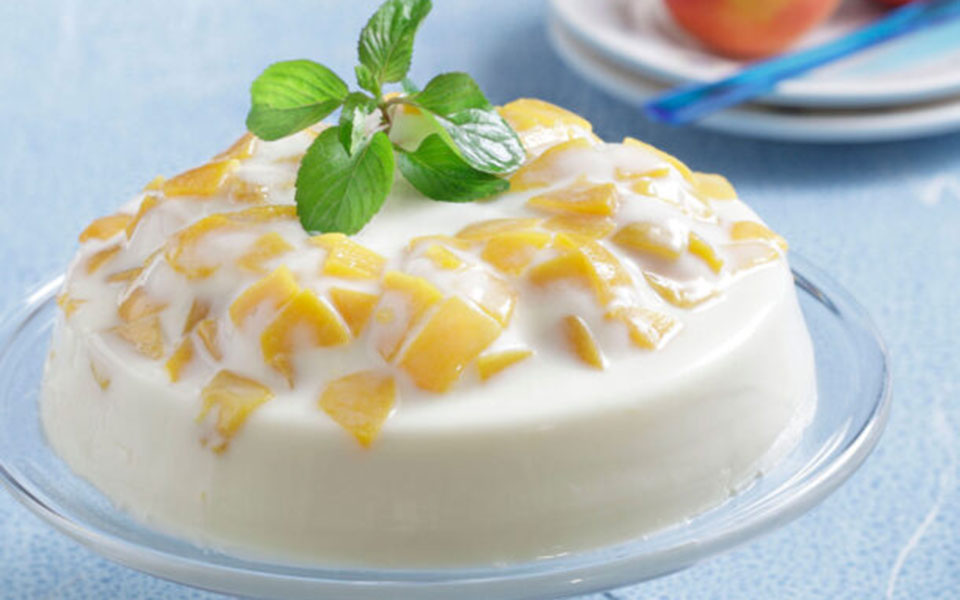 light-γιαουρτοζελέ-με-κομπόστα-561826972