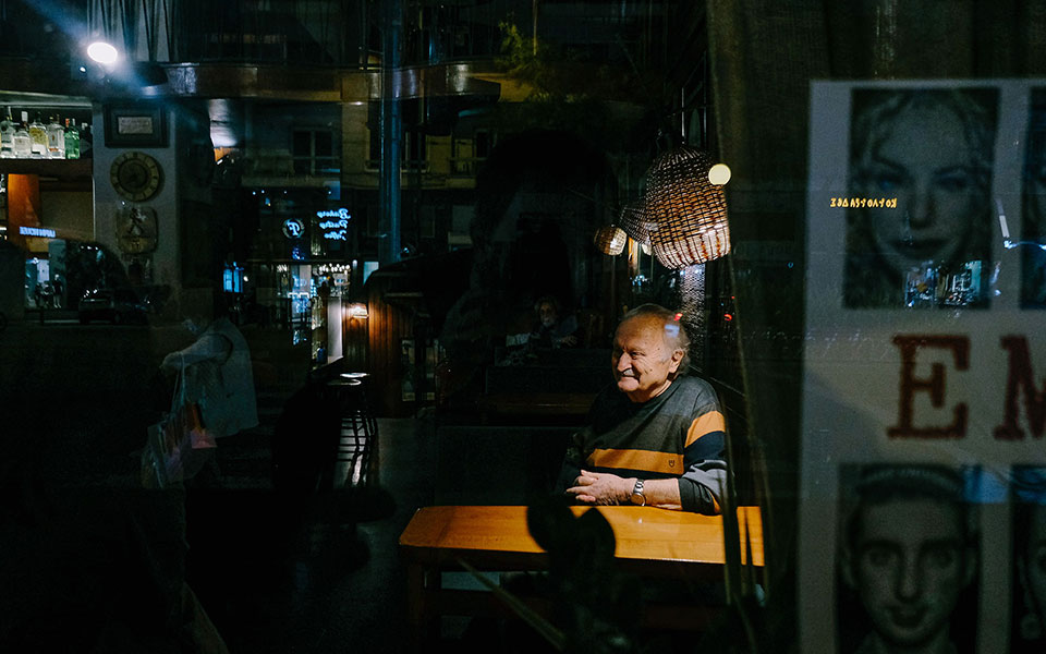 Λύσανδρος Παπαθεoδώρου, ο βετεράνος των μπαρ-1