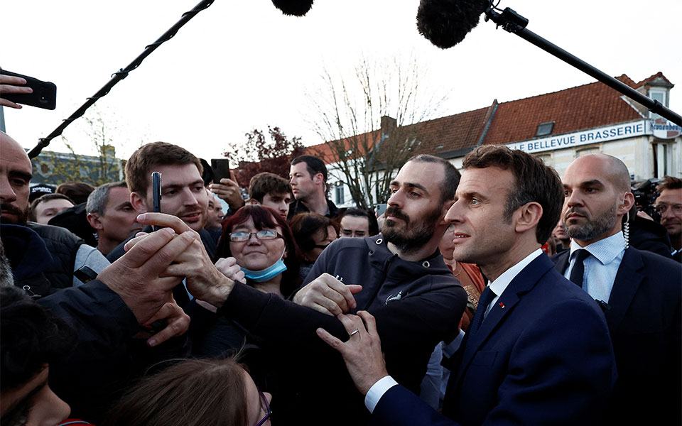 γαλλικές-εκλογές-μακρόν-επίσκεψη-σε-561805570
