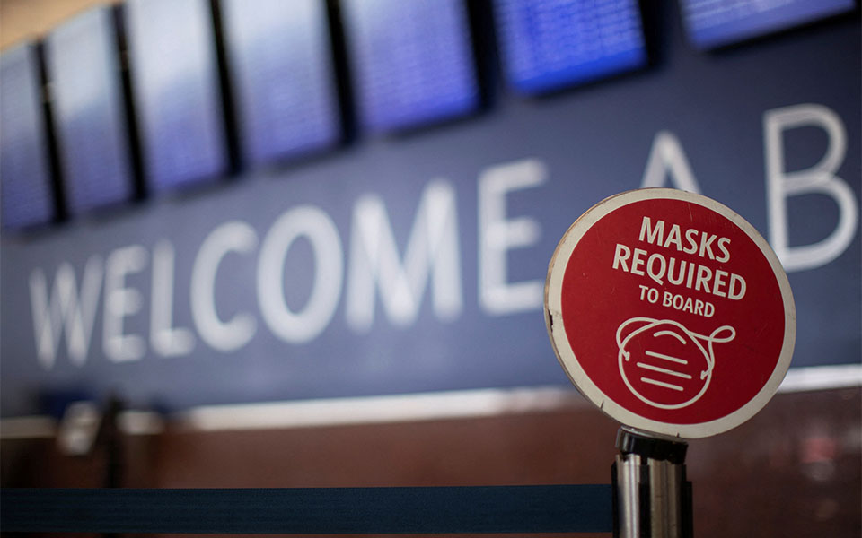 κορωνοϊός-οι-μάσκες-φεύγουν-ο-κίνδυνο-561821716