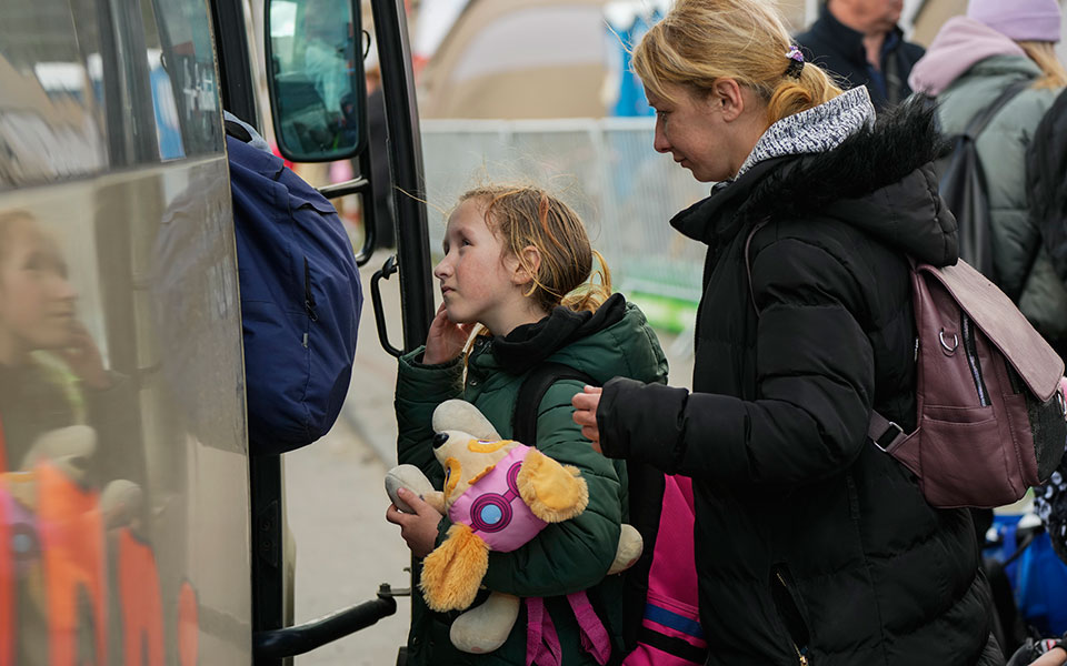 οηε-ξεπέρασαν-τα-44-εκατομμύρια-οι-ουκρ-561803506