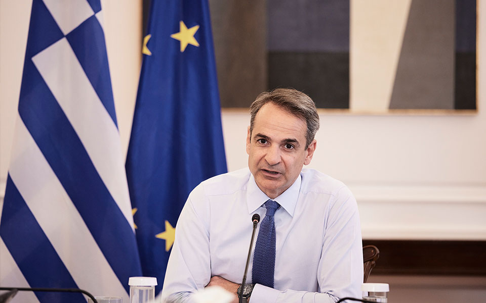 κ-μητσοτάκης-υποδεχόμαστε-την-εργατι-561835681