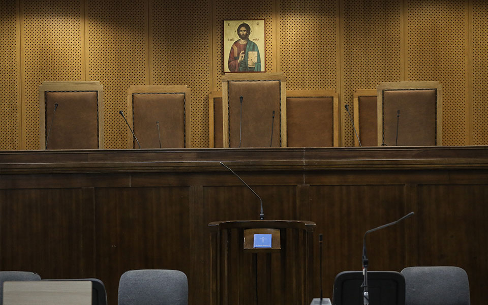 στο-εδώλιο-ξανά-γνωστός-μουσικός-για-τ-561804448