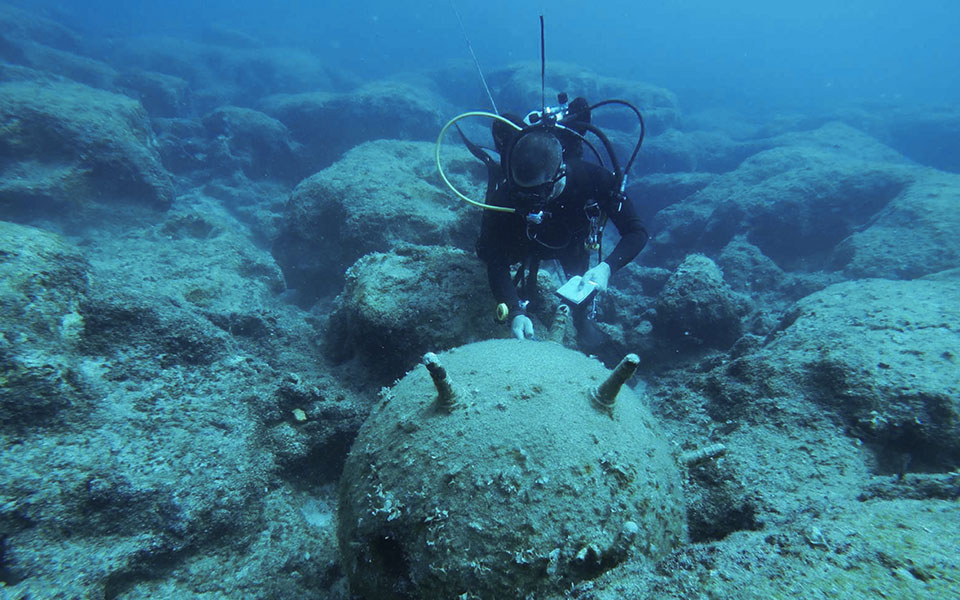 τουρκία-eξουδετέρωση-νάρκης-στη-μαύρη-561797005