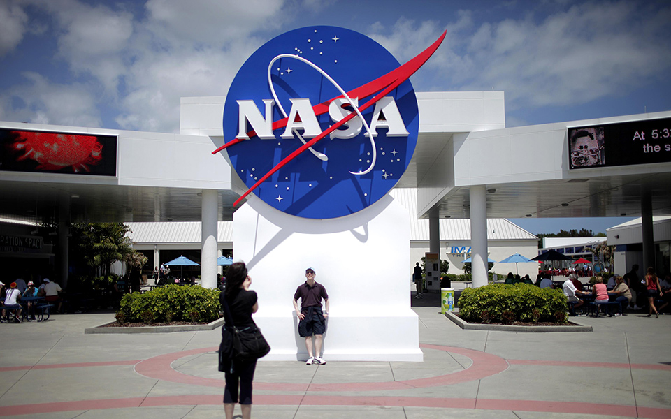 η-ναsα-προβάρει-την-επιστροφή-στη-σελήν-561806824