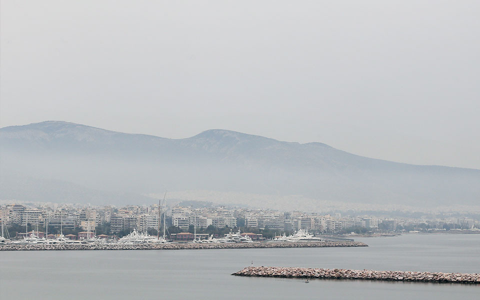 καιρός-νεφώσεις-και-αφρικανική-σκόνη-561792175