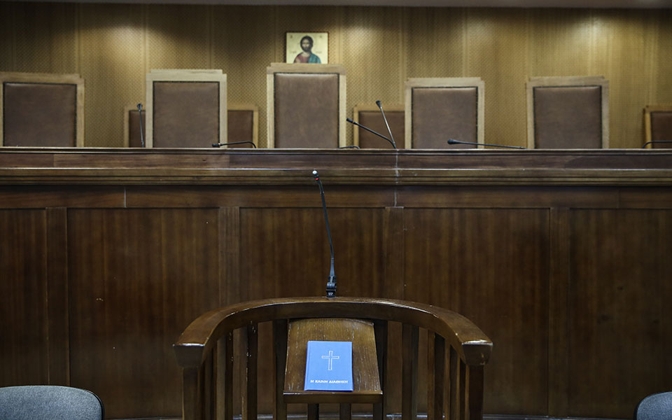 θεσσαλονίκη-ελεύθεροι-με-περιοριστι-561809224