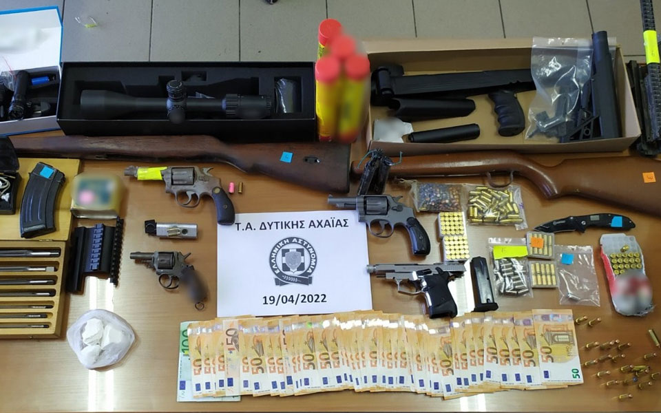 αχαΐα-χειροπέδες-σε-42χρονο-για-διακίνη-561821353