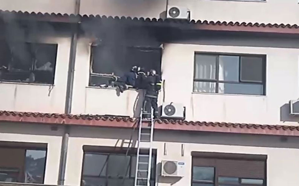 φωτιά-στο-παπανικολάου-στη-θεσσαλο-561796471