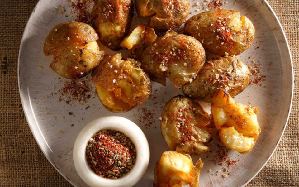 πατάτες-βραστές-σπαστές-τηγανητές-με-561826921