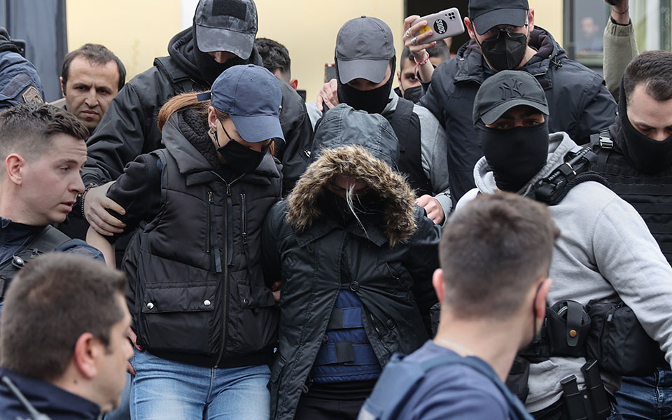 γ-λέων-έχουν-αποκλειστεί-τα-παθολογικ-561788632