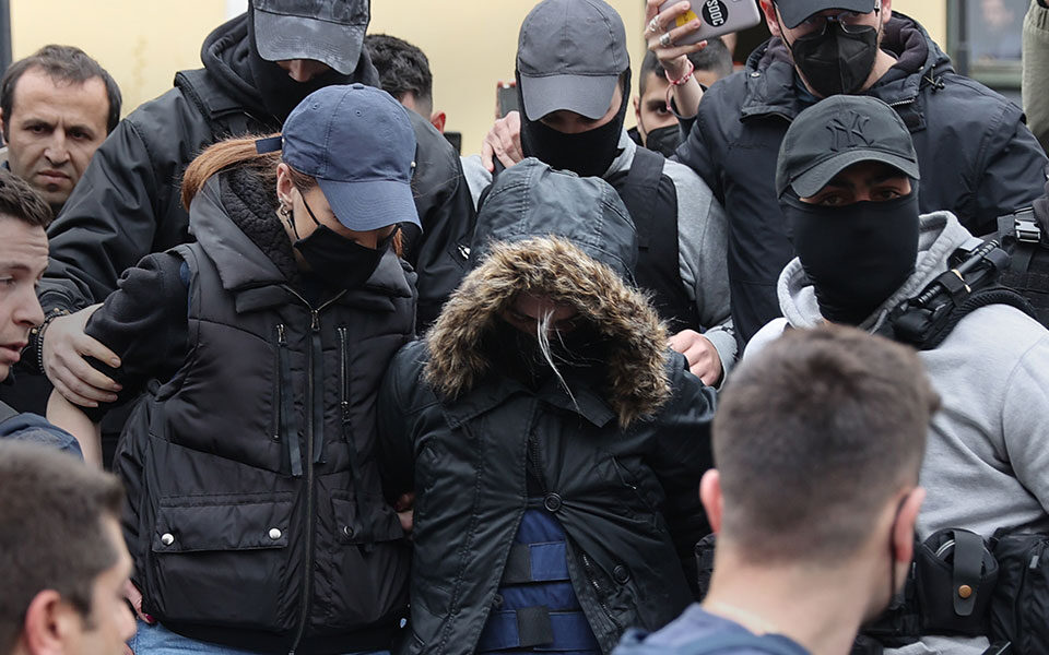 πάτρα-ξετυλίγεται-το-κουβάρι-ανοίγ-561791353