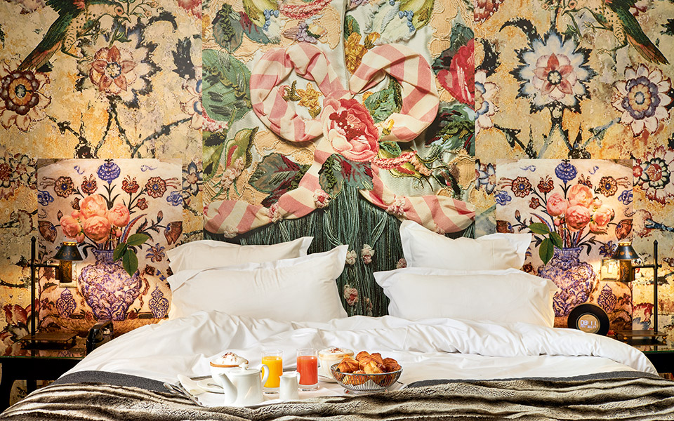 φιλοξενία-με-τέχνη-561811471