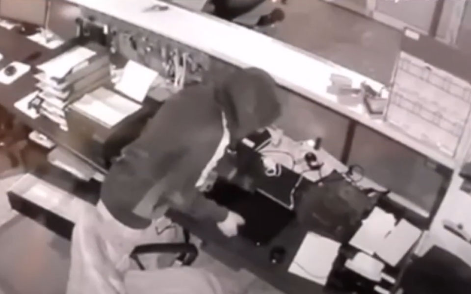 αθήνα-καρέ-καρέ-η-δράση-ποντικού-που-561800206