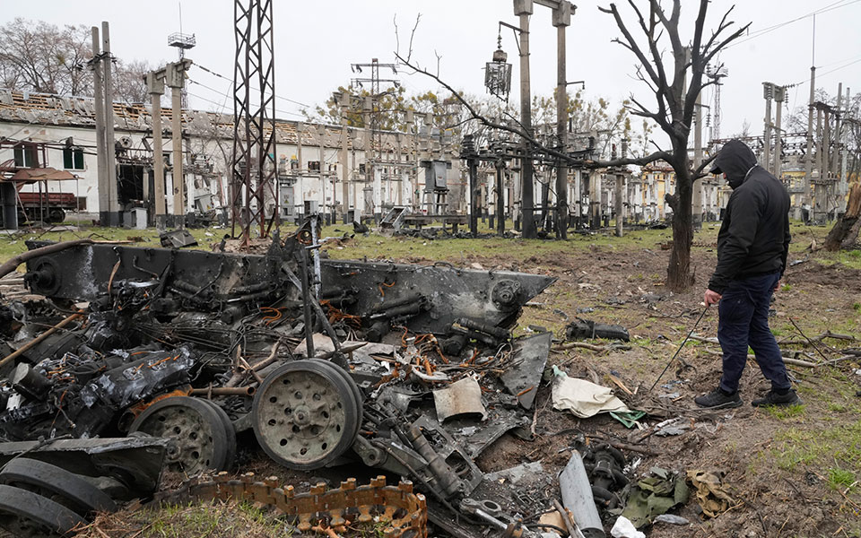 πόλεμος-στην-ουκρανία-τα-πτώματα-τριώ-561835645