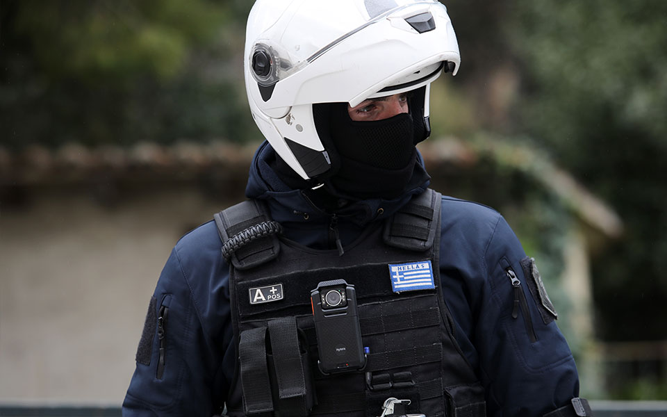 σέρρες-άνδρας-δάγκωσε-αστυνομικό-για-561792601