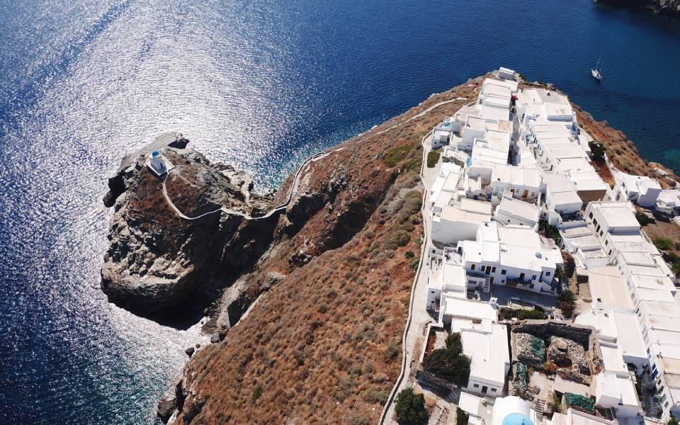 πάσχα-στη-σίφνο-για-μαστέλο-και-μελόπι-561804667