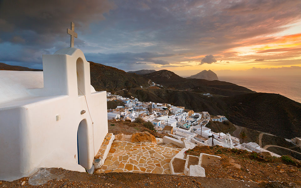 πάσχα-στην-ανάφη-το-έθιμο-με-το-φουρνί-561811129