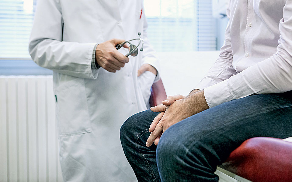 επιλέγοντας-την-εγχείρηση-για-τον-καρ-561800773