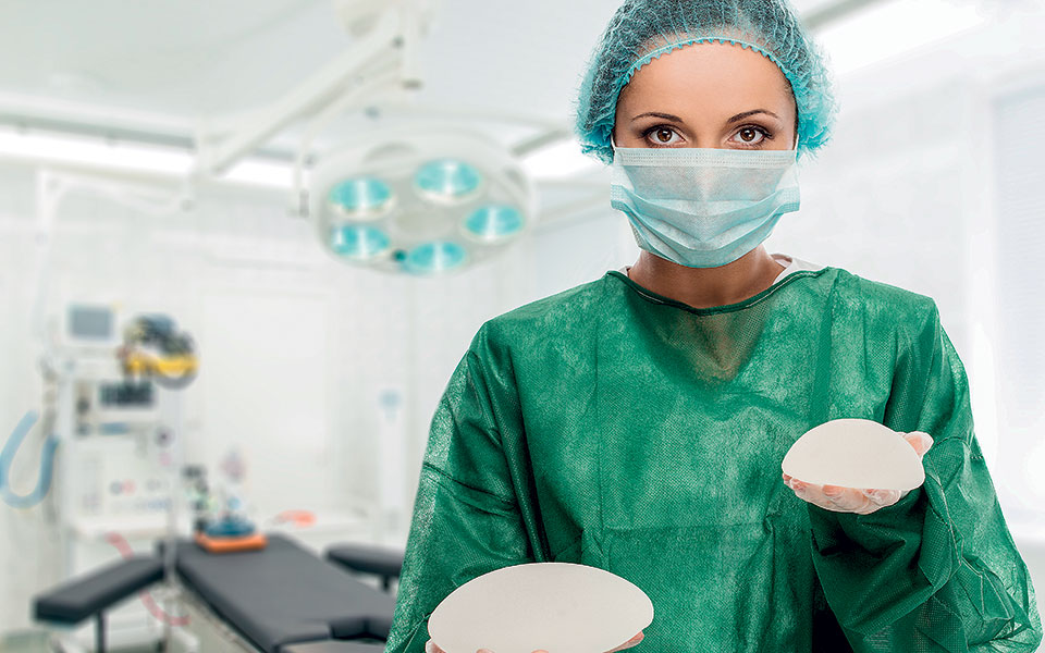 μήπως-τα-εμφυτεύματα-στήθους-σάς-δημι-561798616