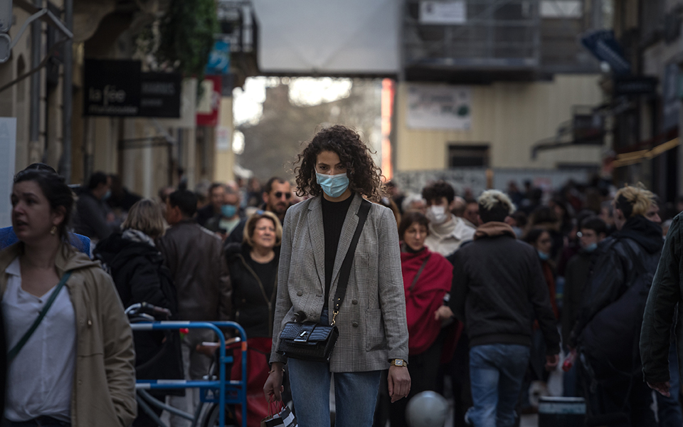 η-γενιά-που-δεν-έχει-σηκώσει-κεφάλι-561792991