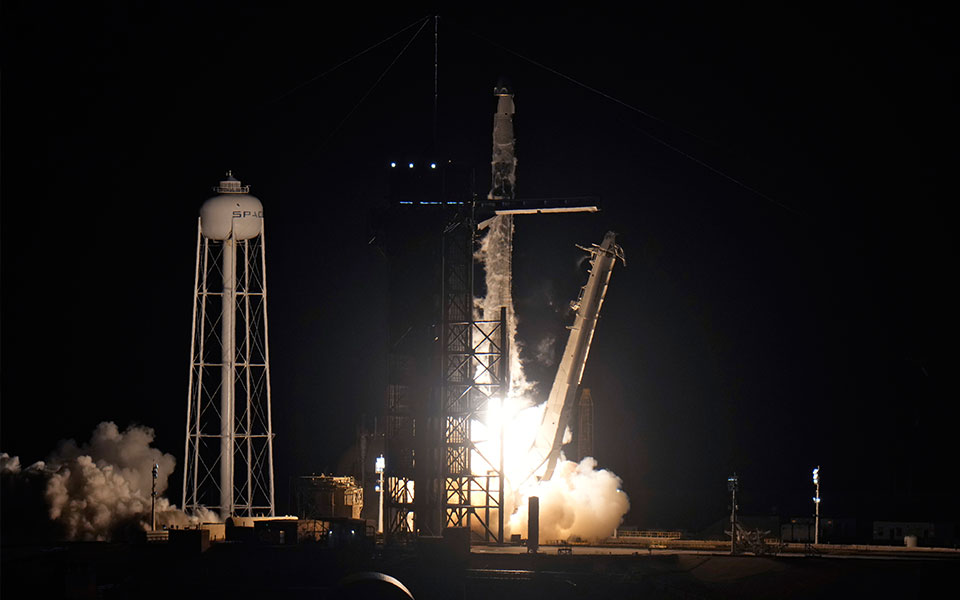 spacex-ξεκίνησε-νέα-πτήση-για-τον-διεθνή-δια-561829825