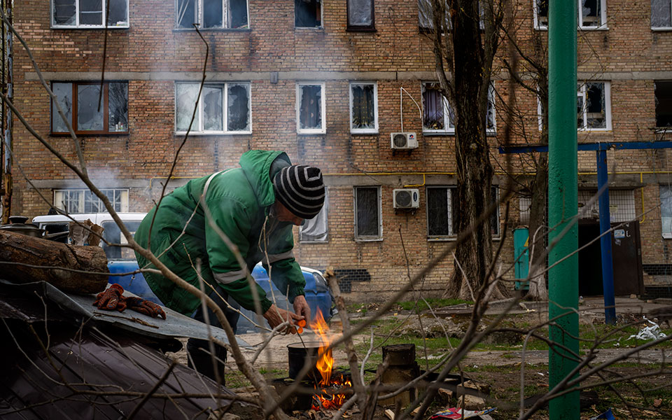 Πόλεμος στην Ουκρανία: Σφοδρές μάχες στο Ντονμπάς, αγωνία για τη Μαριούπολη-2