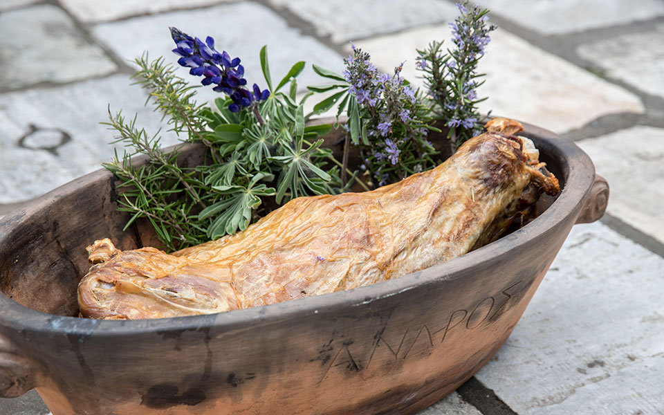 Τι είναι ο λαμπριάτης που τρώνε το Πάσχα στην Άνδρο;-1