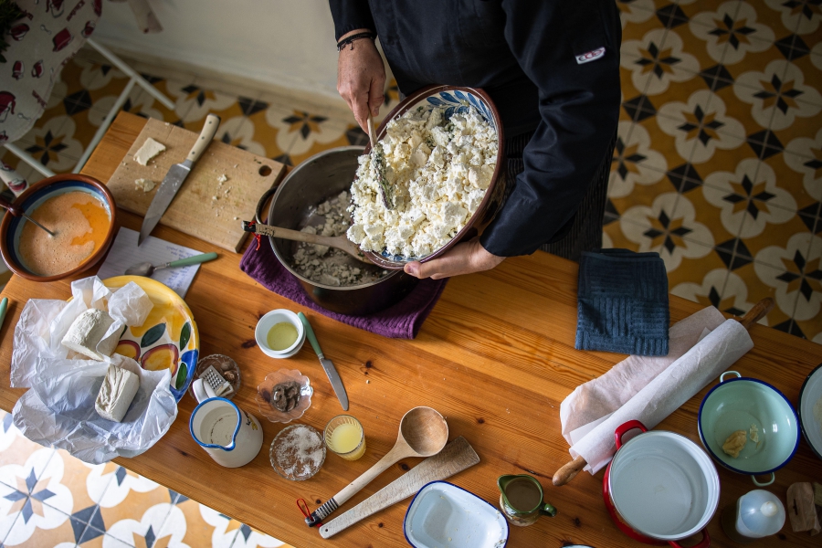 Τι είναι ο λαμπριάτης που τρώνε το Πάσχα στην Άνδρο;-2