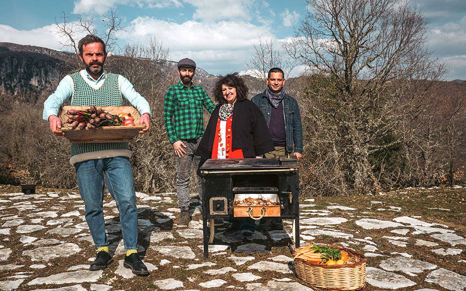 Πάσχα με τη μασίνα των γιαγιάδων μας-1