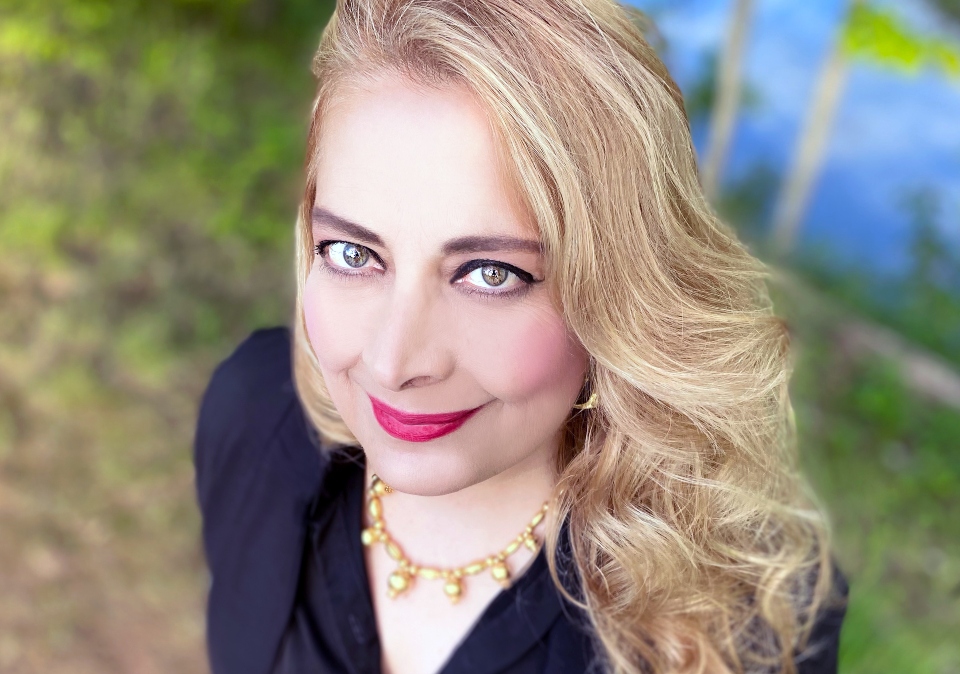 Αλέξια Βασιλείου: «Το σύμπαν αγκαλιάζει τις γυναίκες, η ανθρωπότητα όχι»-1