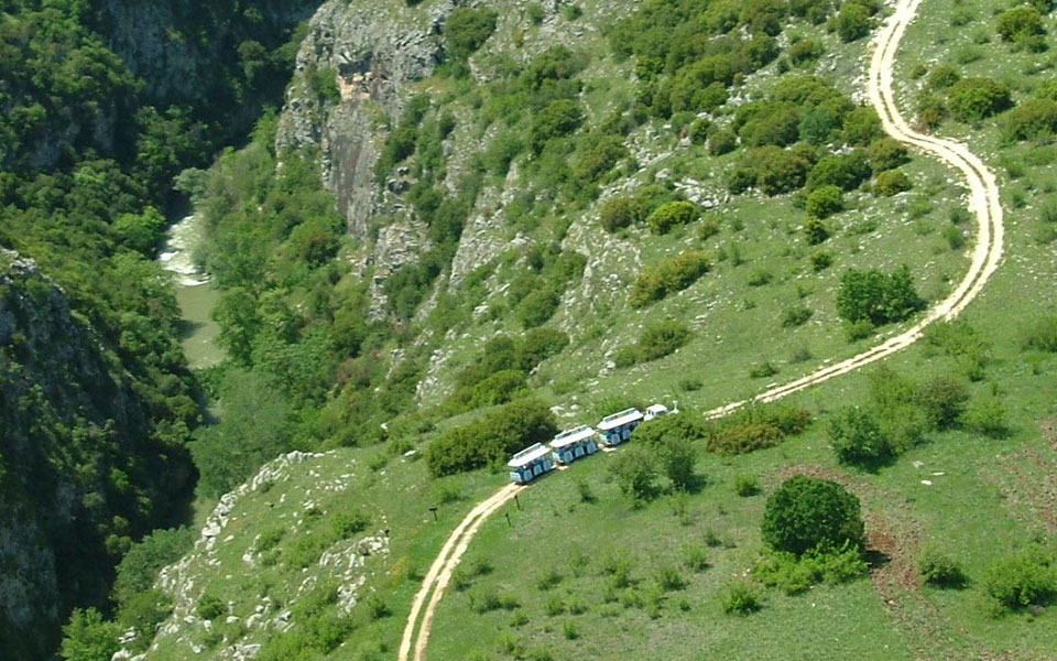 λειτουργεί-ξανά-το-τρενάκι-στο-φαράγγ-561853072