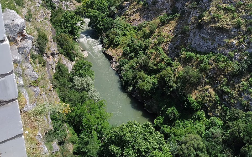 Λειτουργεί ξανά το τρενάκι στο Φαράγγι Αγγίτη-1