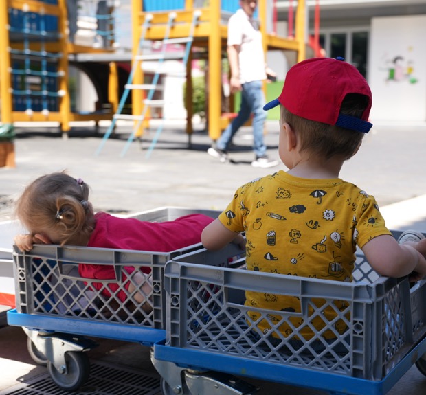 μια-αγκαλιά-για-τα-παιδιά-της-ουκρανία-561882526