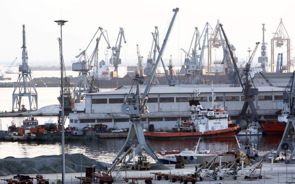 εξοπλίζεται-με-δύο-νέες-γερανογέφυρε-561838135