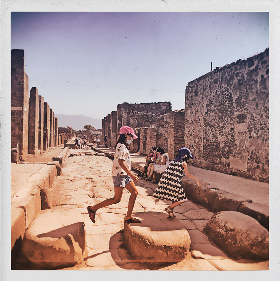 Η επίσκεψη στην Πομπηία έφερε τα παιδιά πιο γρήγορα στον κόσμο των μεγάλων-1