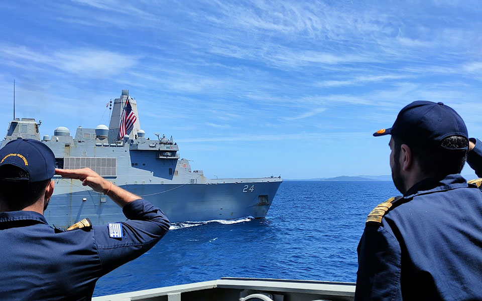 Συνεκπαίδευση μονάδων των Ενόπλων Δυνάμεων με το «USS Arlington» των ΗΠΑ (εικόνες)-13